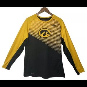 Iowa Hawkeyes Long Sleeve Shirt Size XL